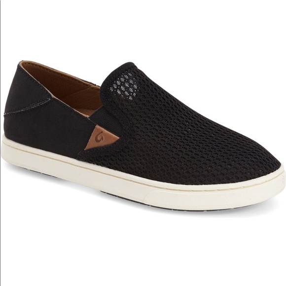 Black slip on sneakers w/drop in back heel.New without tags.Worn once.Too big. - Picture 1 of 4